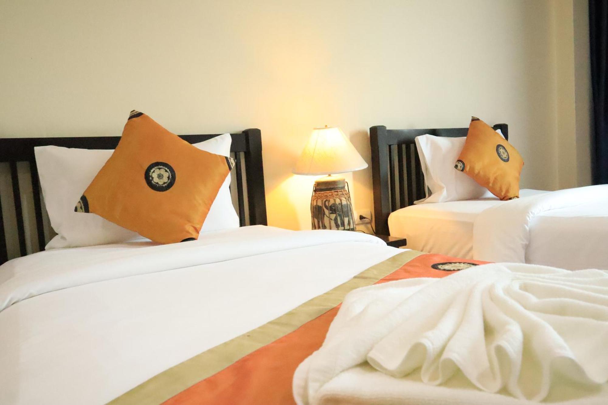 Harmony Patong Hotel Exterior photo