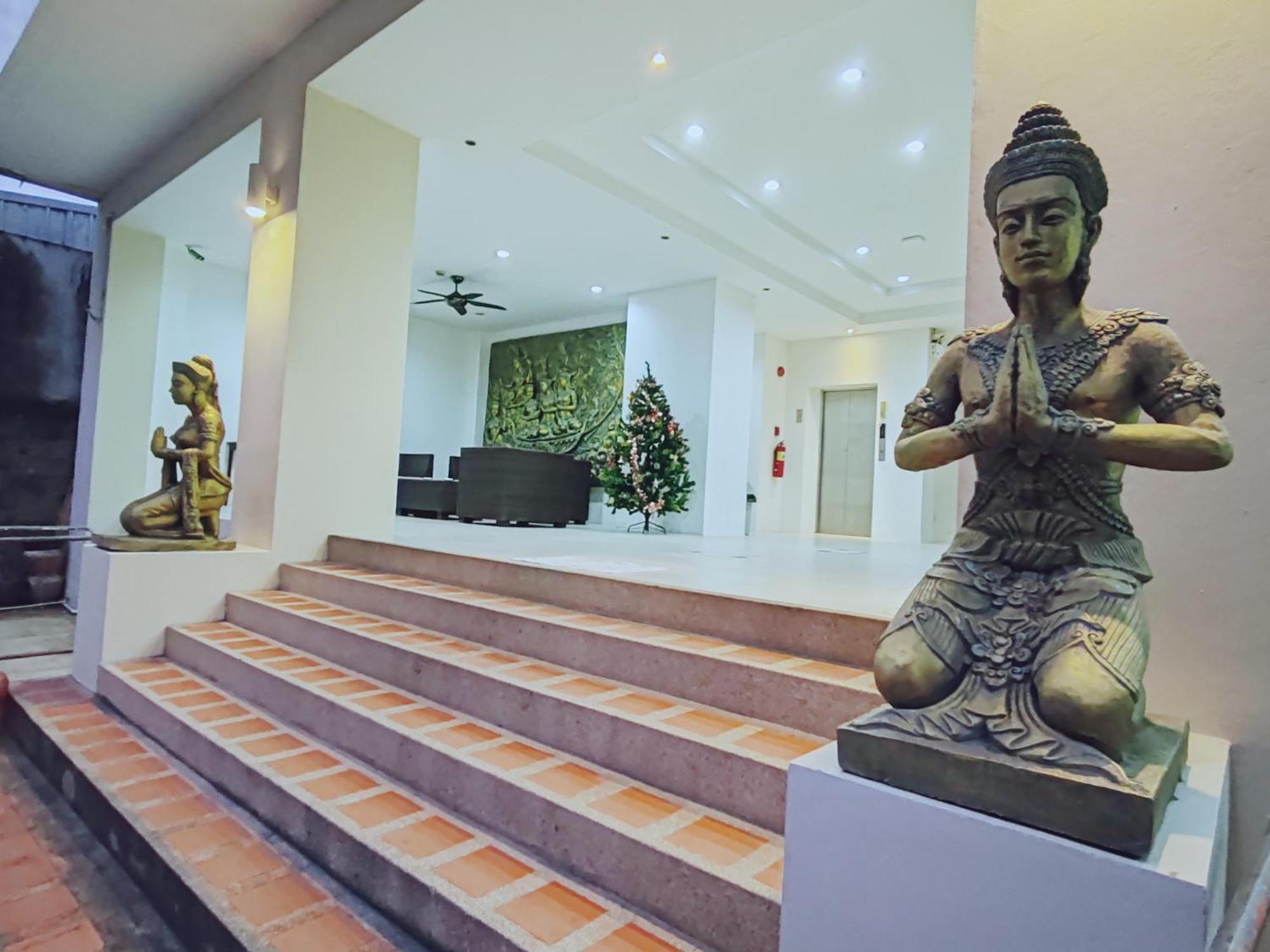 Harmony Patong Hotel Exterior photo