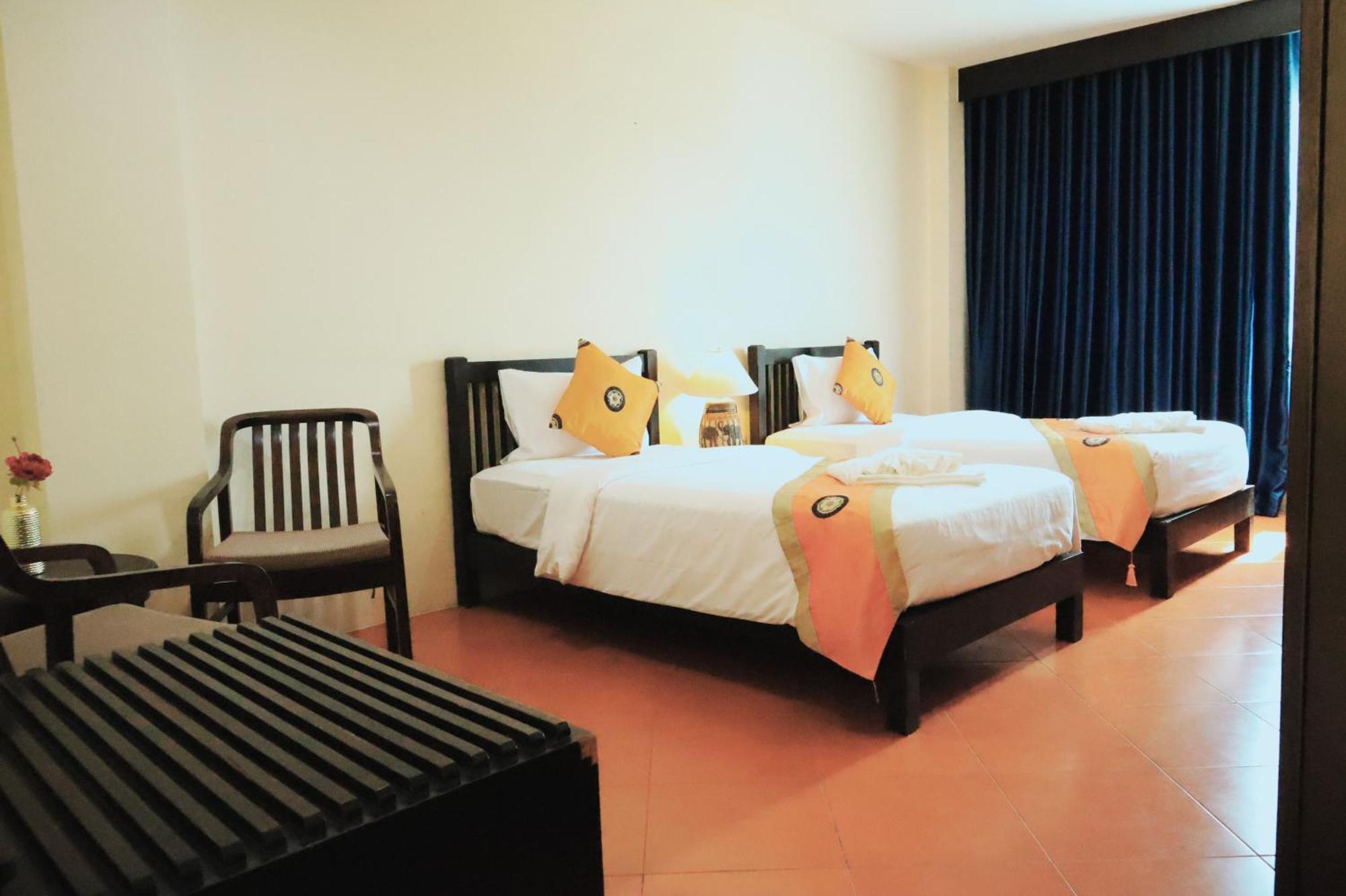Harmony Patong Hotel Exterior photo