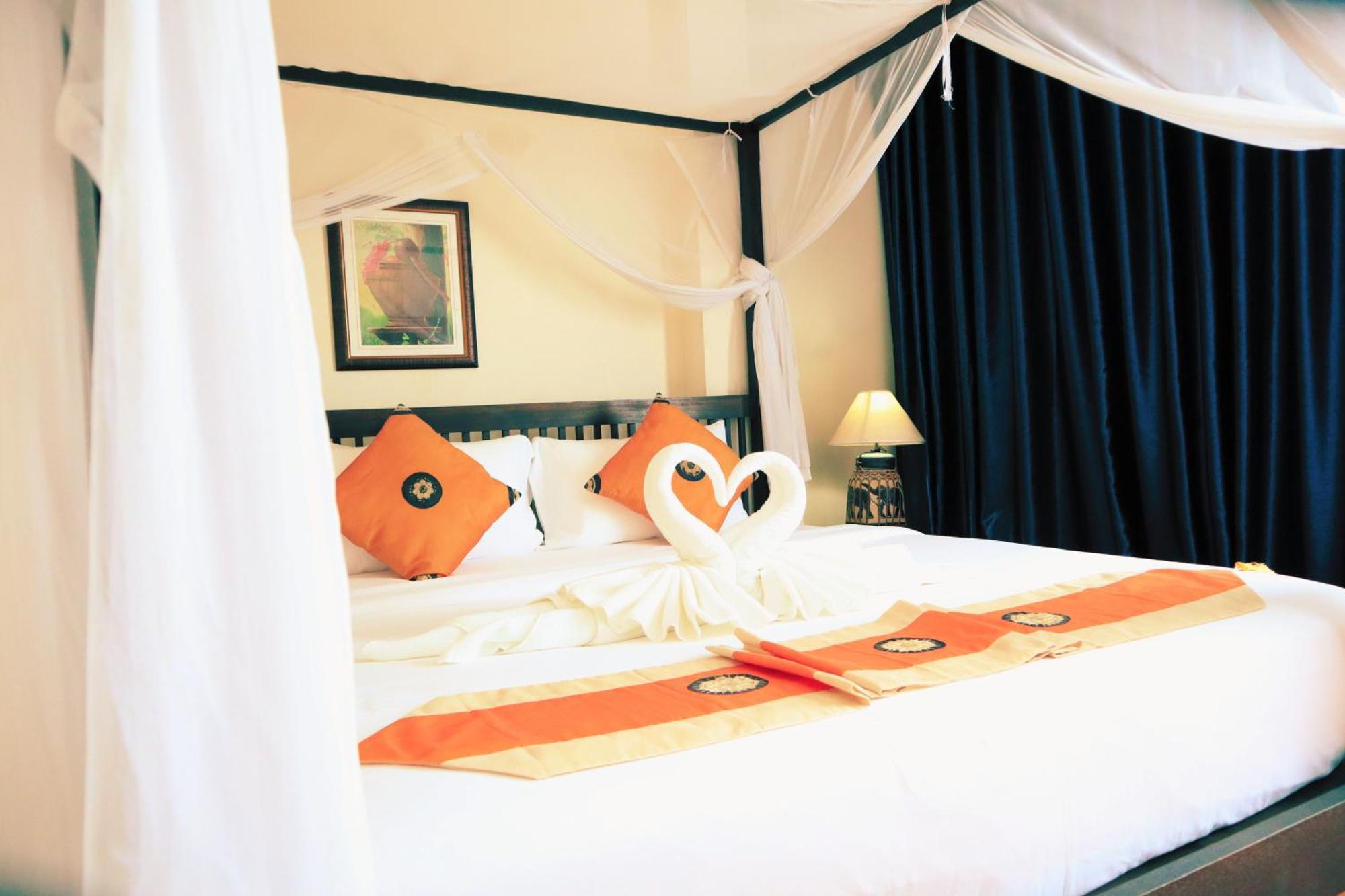 Harmony Patong Hotel Exterior photo